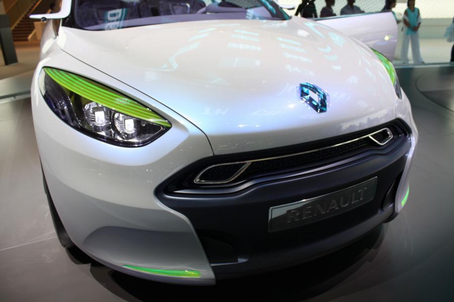  Renault Fluence Z.E. Concept 2009 года  (фото 11 из 103)